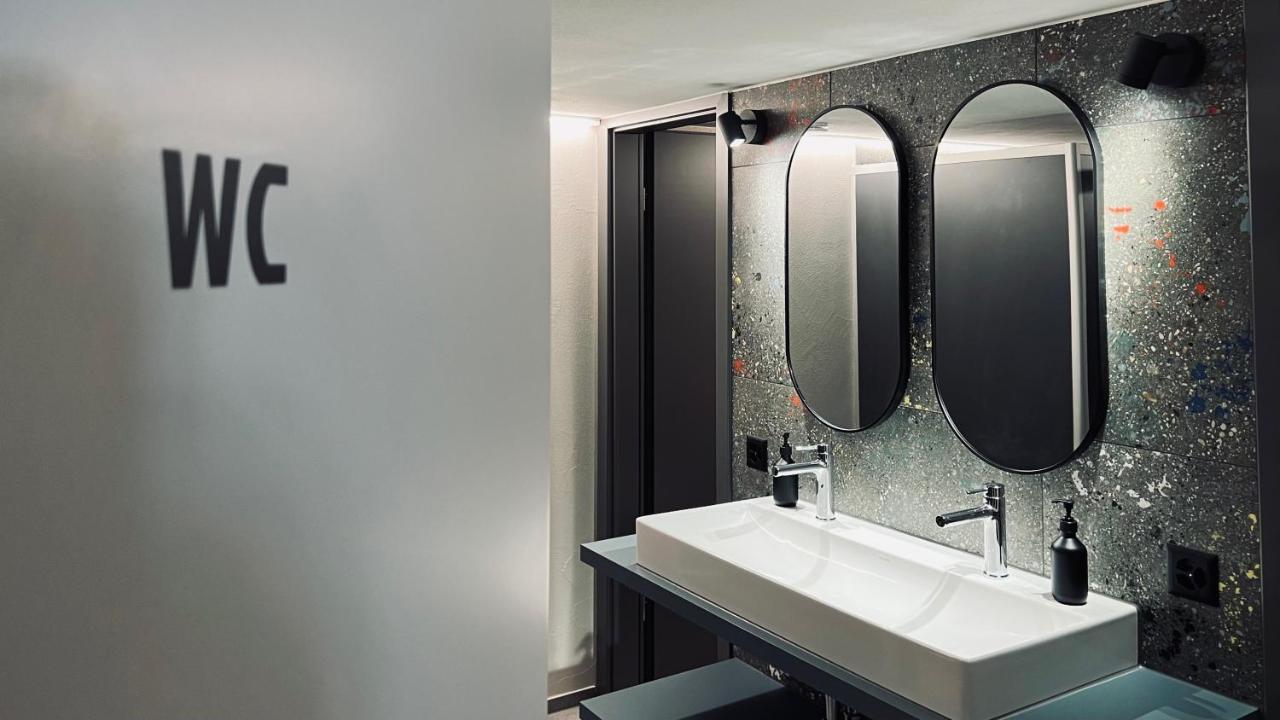 Hotel Alpina Einhorn - Self-Check-In ولفنسشيسن المظهر الخارجي الصورة